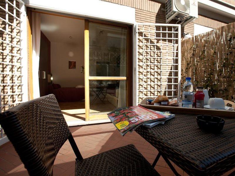 Heart Of Rome Rooms Εξωτερικό φωτογραφία