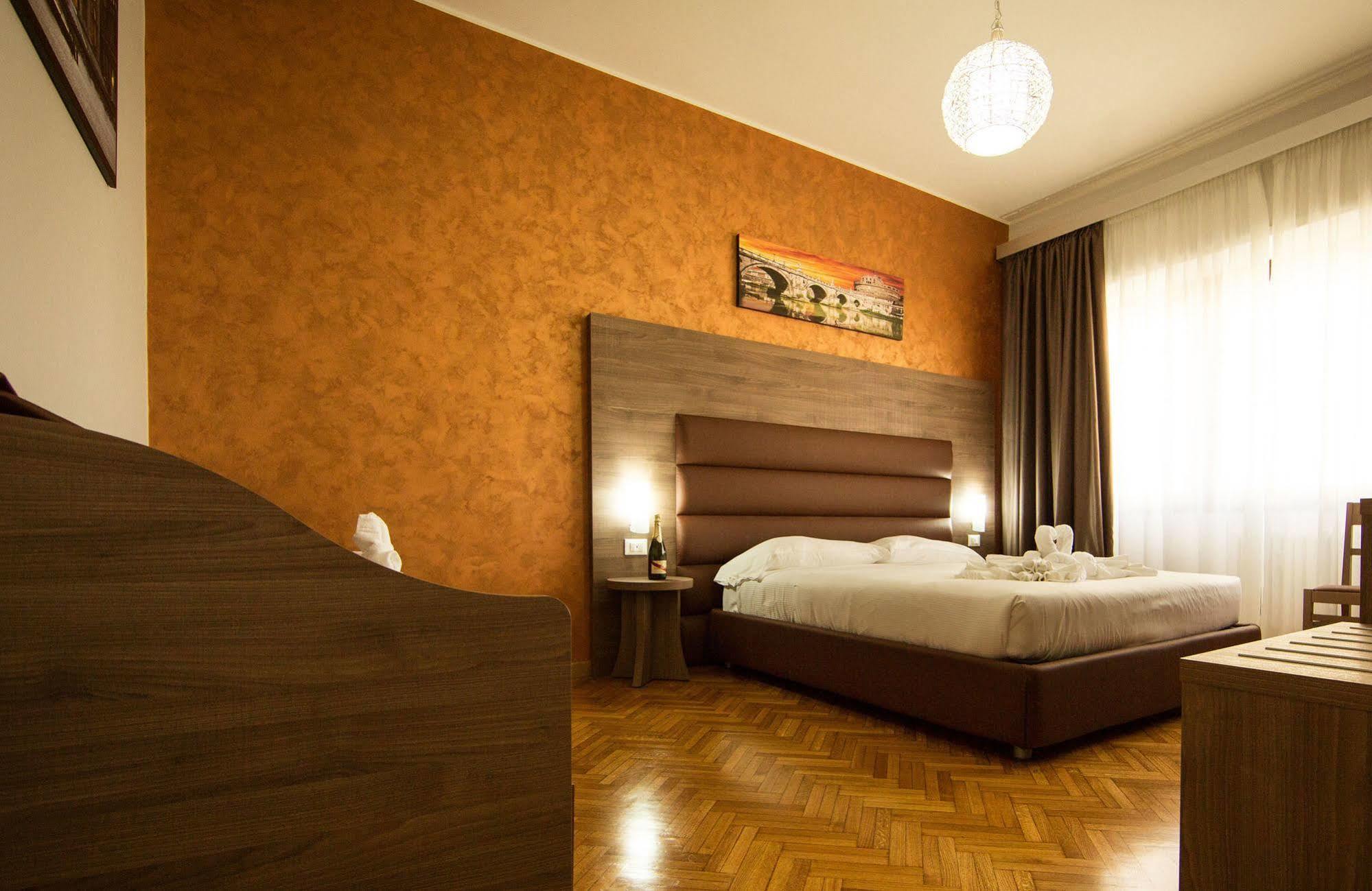 Heart Of Rome Rooms Εξωτερικό φωτογραφία